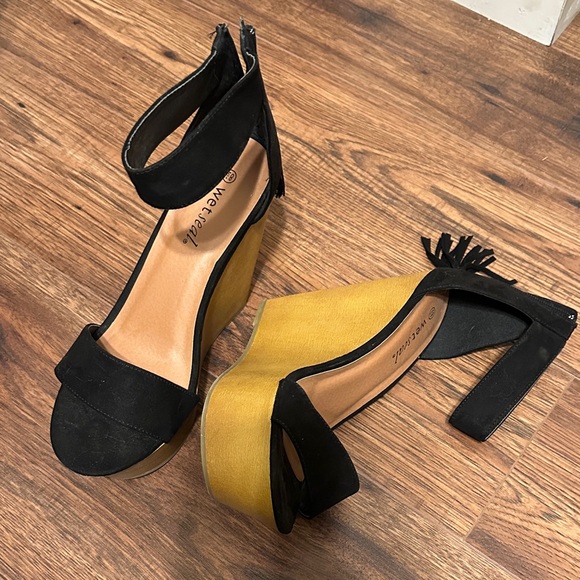 Wet Seal Shoes - Wet Seal 8.5 Black Suede Women's Wedge Sandals
